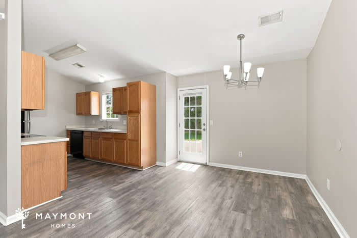 652 New Stock Drive – photo 5