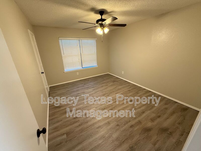 516 Highpoint Dr – photo 5