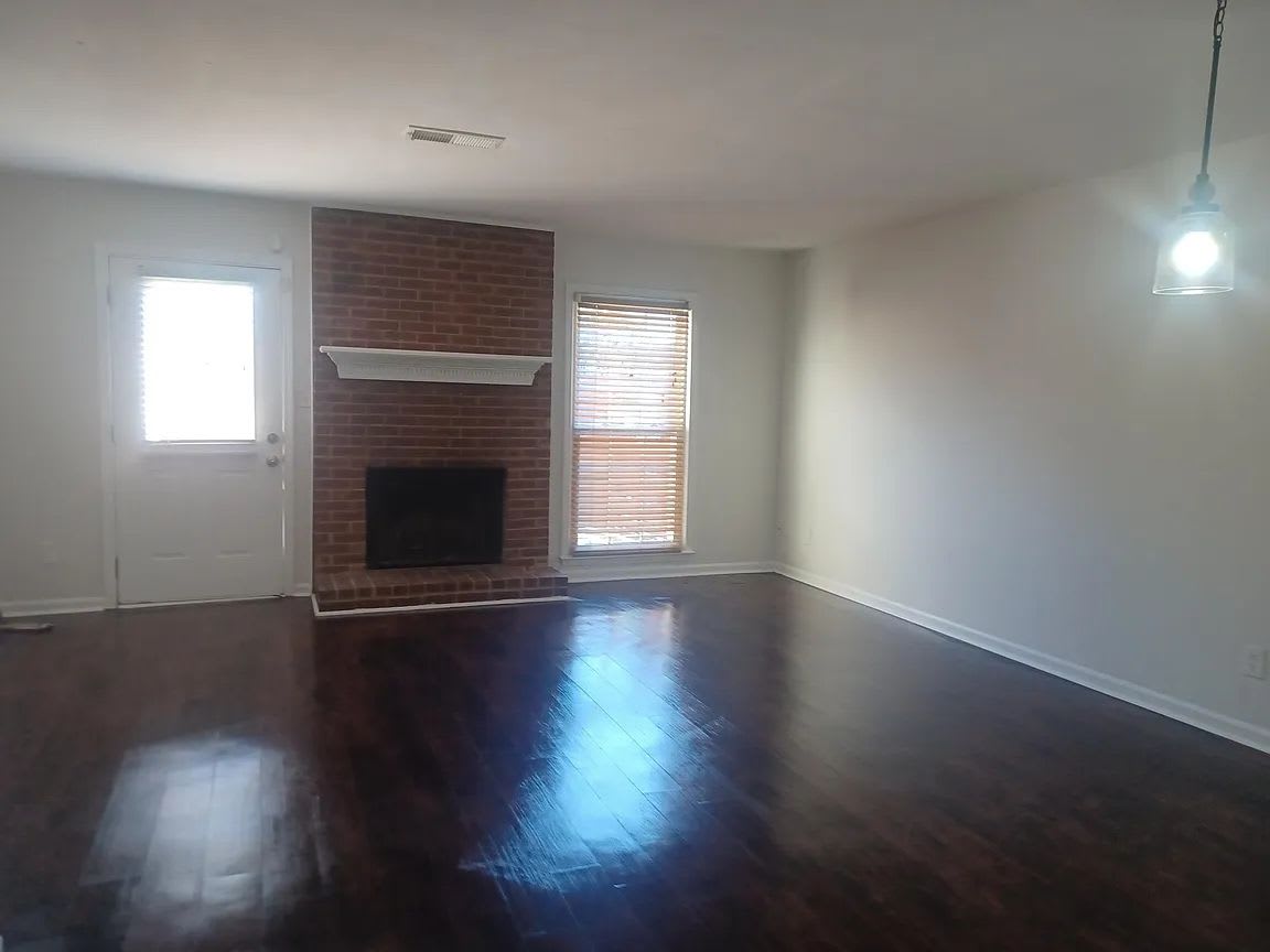 595 Wedgewood Dr – photo 5
