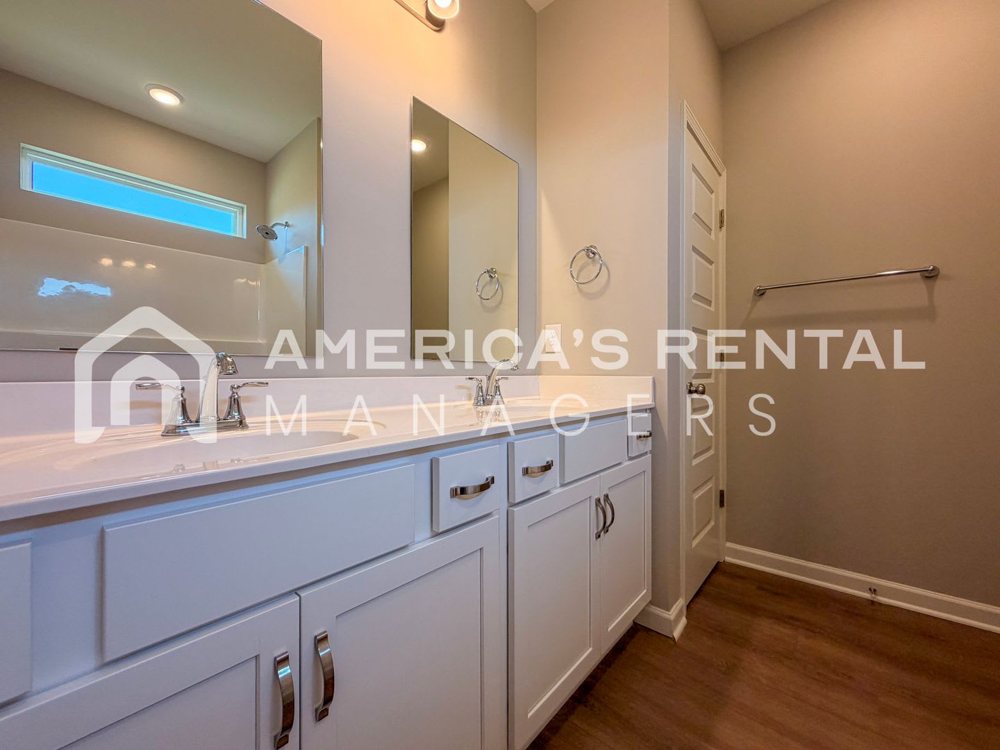 Open-Concept 4-Bedroom with Covered Patio! – photo 4