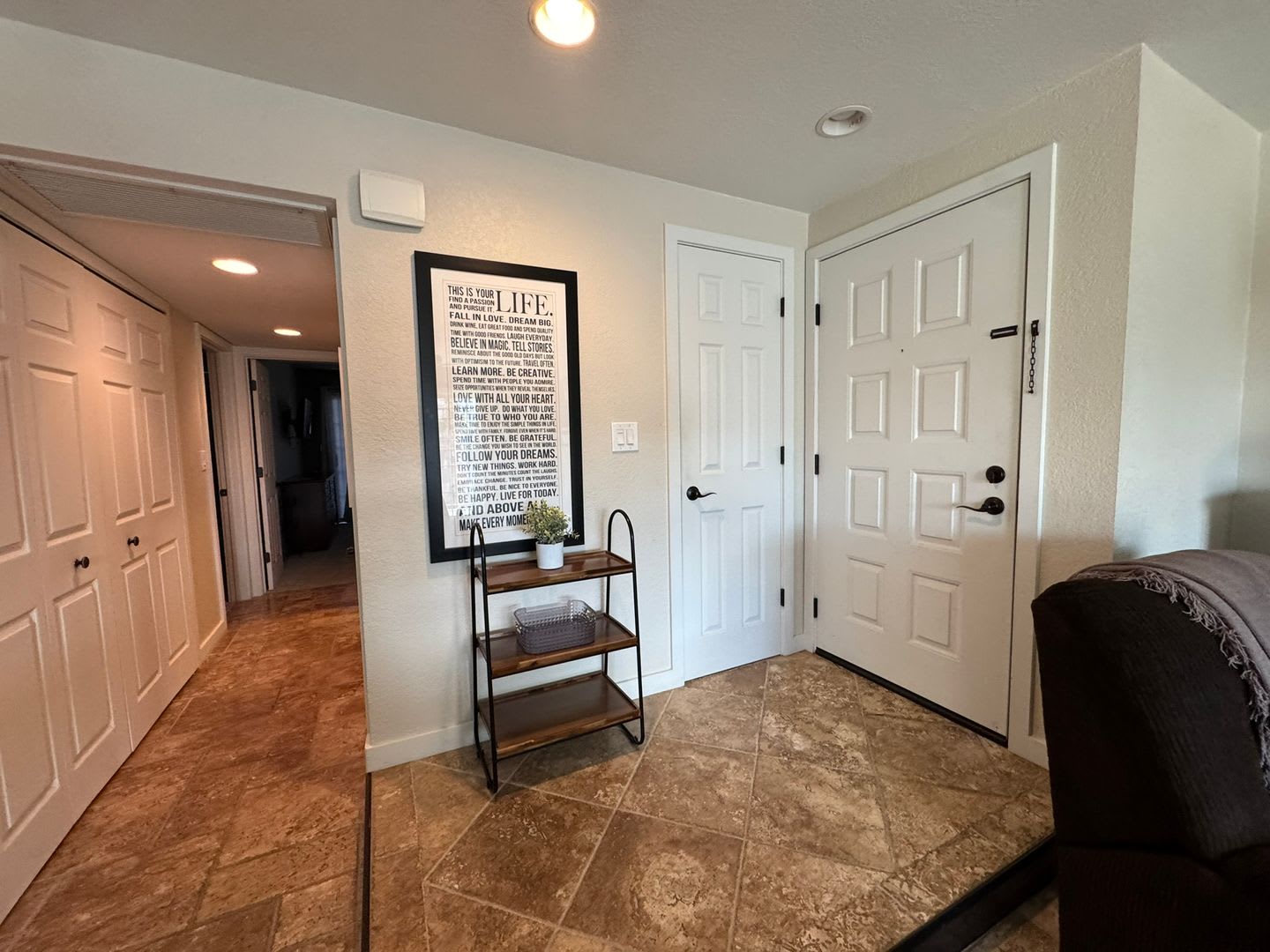 Riverfront 2BR Condo Great Views, Luxury Furnished incl UTILITIES – photo 5