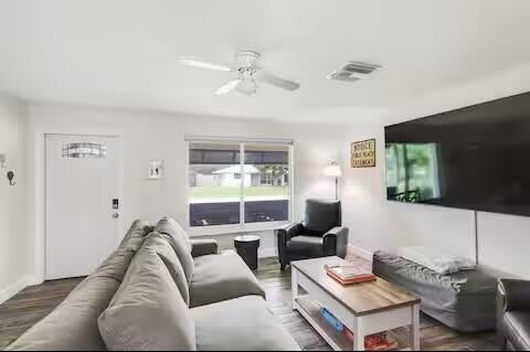 1519 Treemont Avenue – photo 2