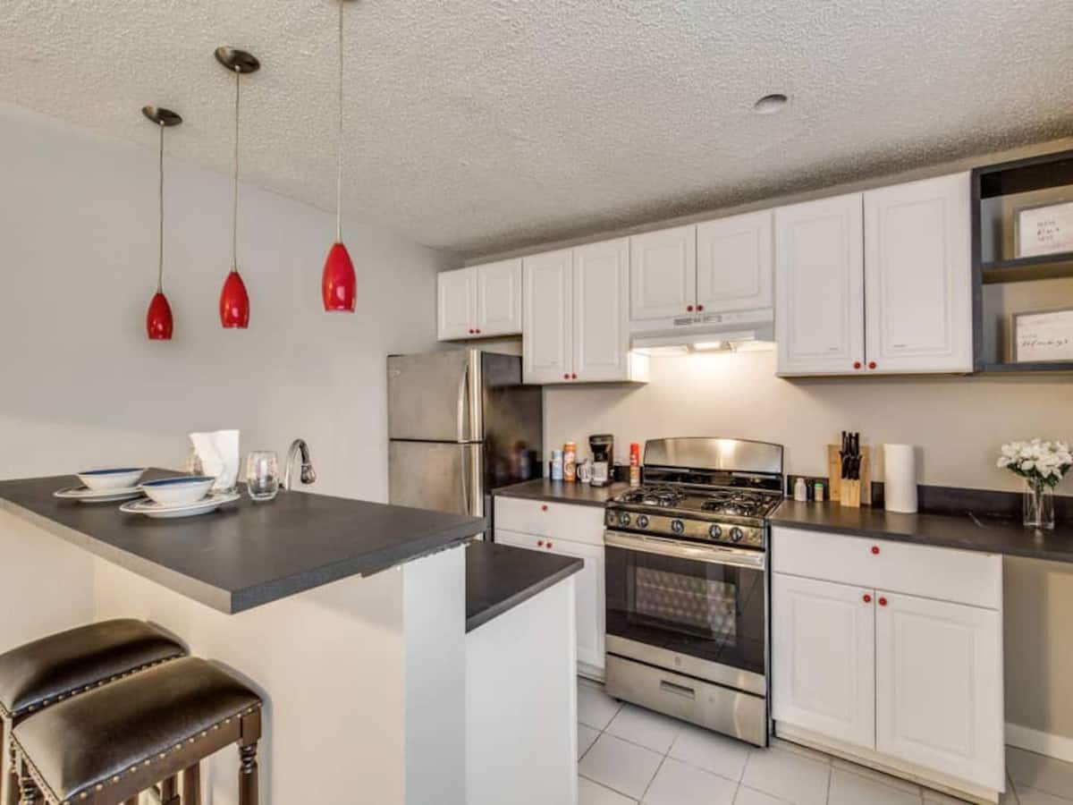 4202 Stanford St – photo 2