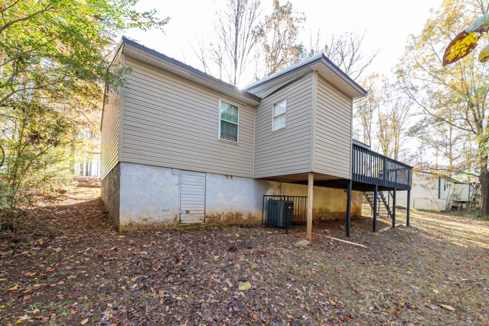 Relax & Unwind in This Beautifully Renovated 3BR Home – photo 5