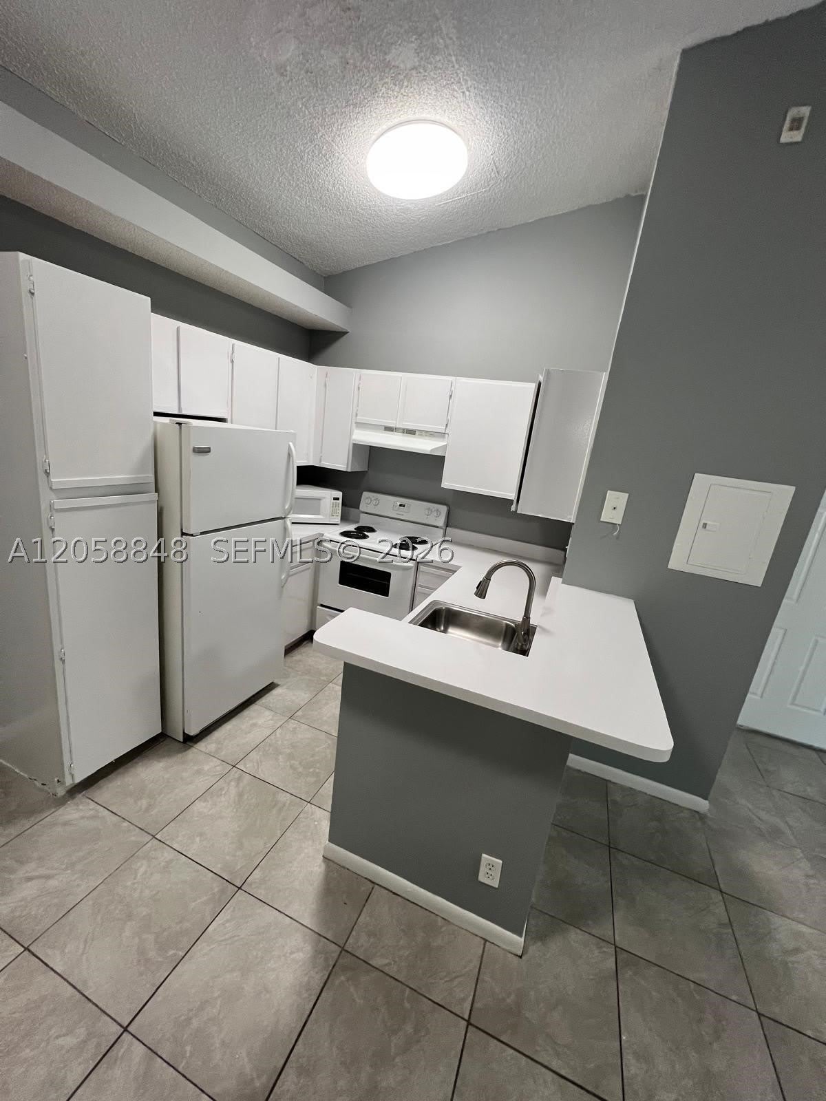 631 Lyons Rd – photo 2