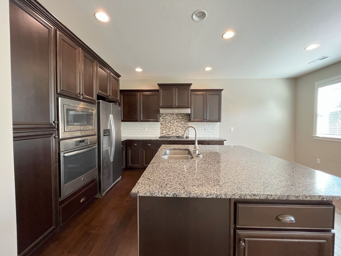 Spacious 4-Bedroom + Bonus Room with Modern Kitchen, Solar Panels & Private Fenced Backyard! – photo 4