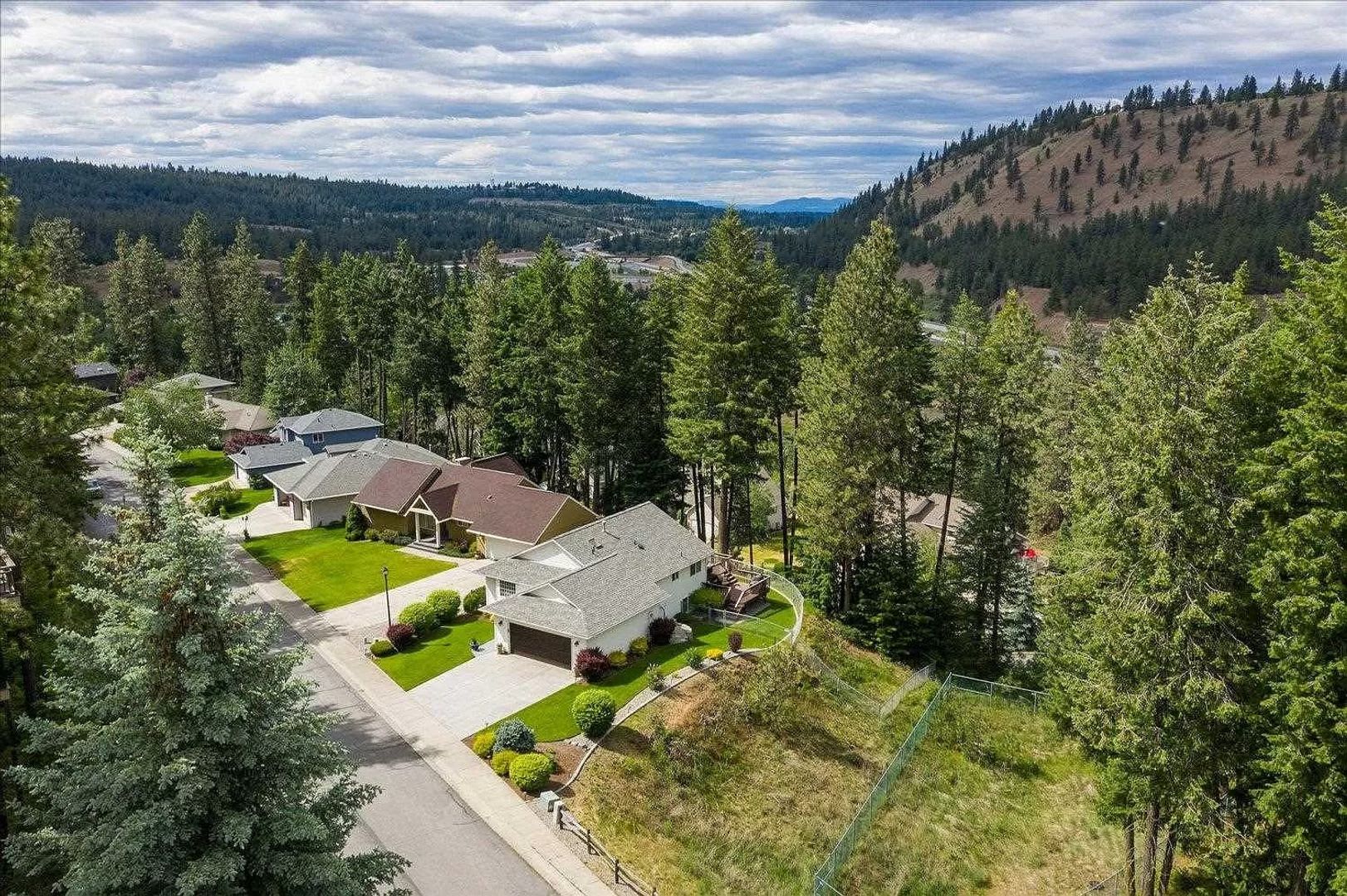 Coming soon! Qualchan Hills Geogeous 4 bed / 4 bath – photo 5