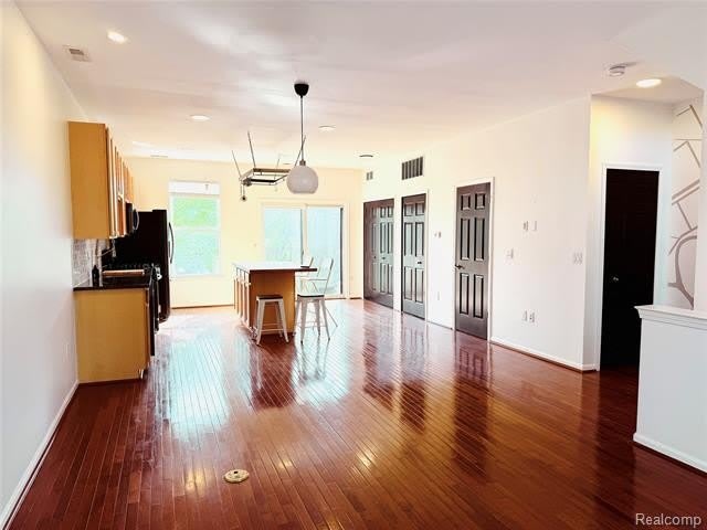 7621 Woodward Avenue – photo 4