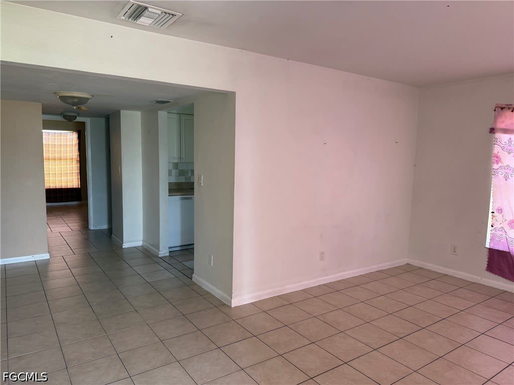 1131 S Loop Boulevard – photo 2