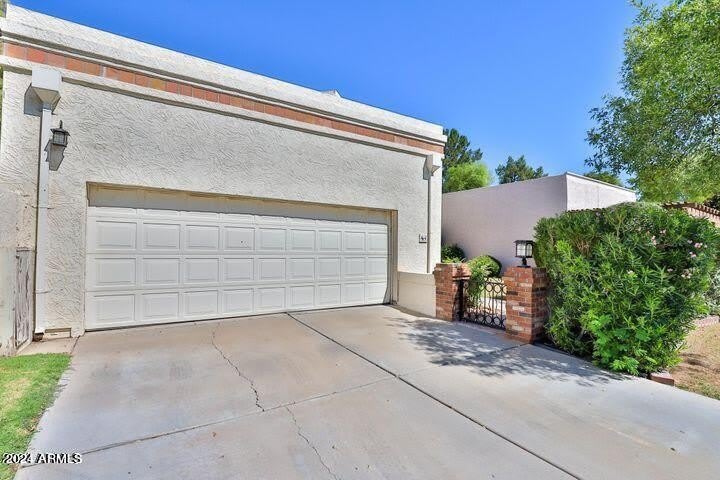 2322 S Rogers – photo 2
