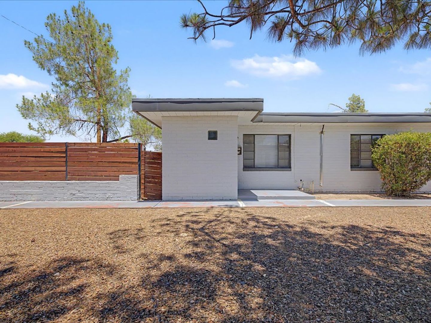 2 Bedroom 1 Bathroom – photo 2