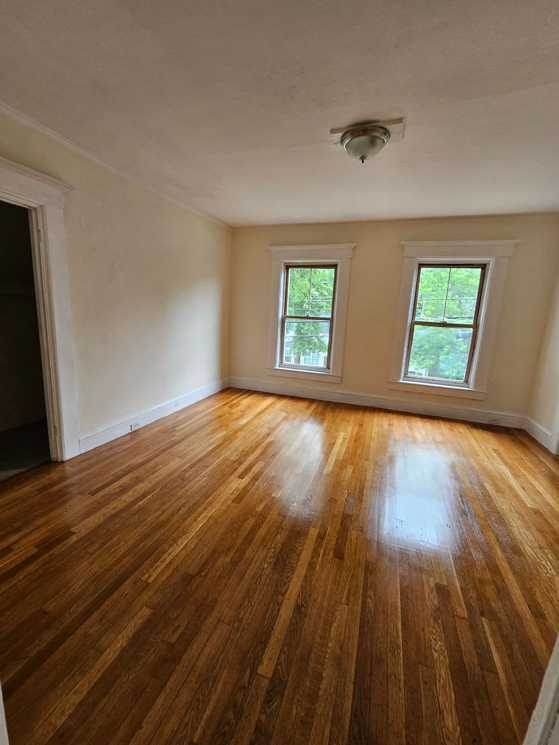 605 Hall St – photo 5