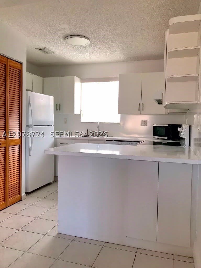 3264 W 70th St – photo 1