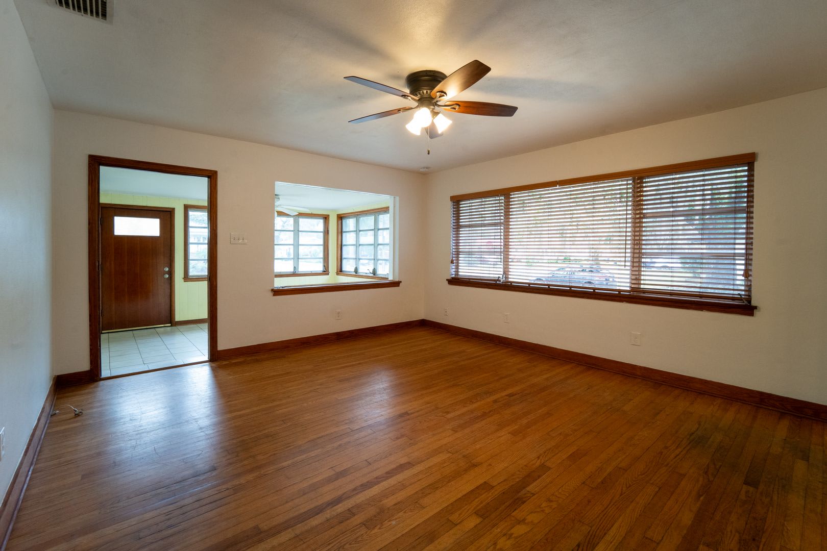 Charming 1950S 3 2 Single Family Home – photo 4