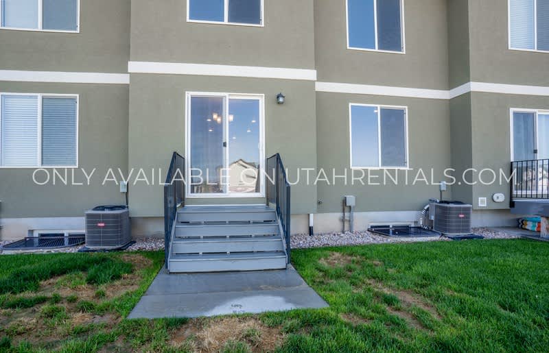 1864 S 460 W – photo 3
