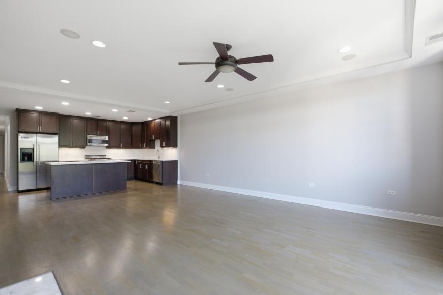 1915 W Diversey Parkway – photo 2