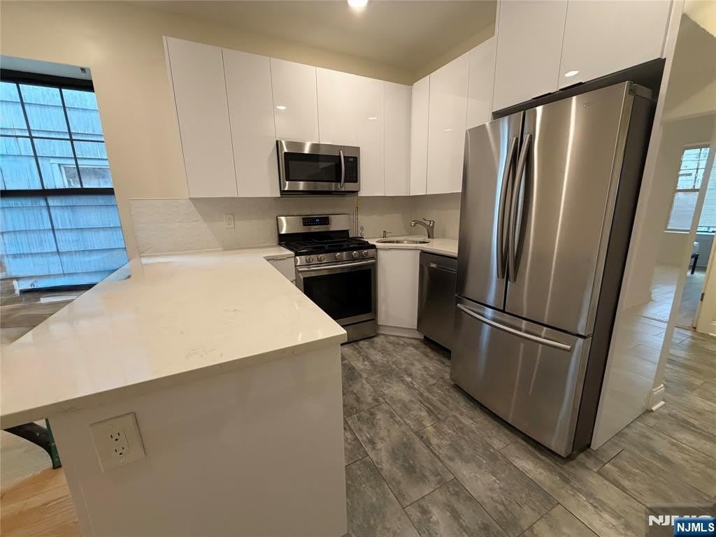 84 Van Wagenen Avenue – photo 4