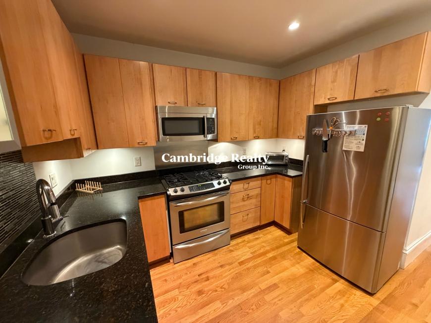 371 Broadway – photo 2