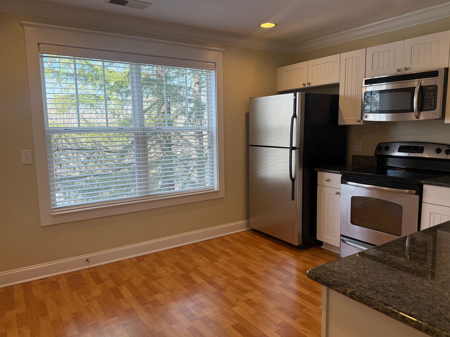 1830 Candlewood Court 208 – photo 3