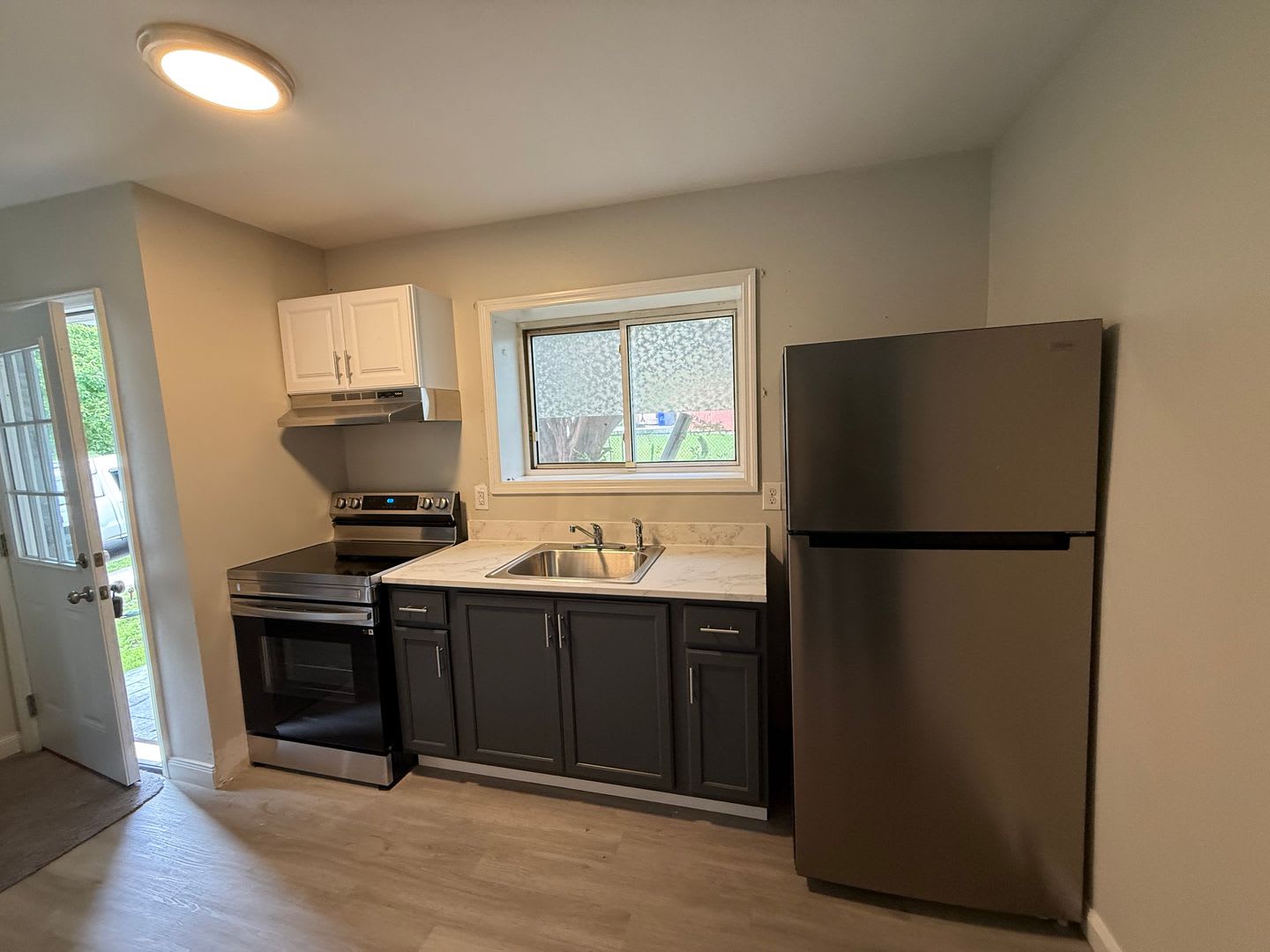 Scranton 3 Bedroom Single Family, Quiet Neighborhood, Gas Heat – photo 4