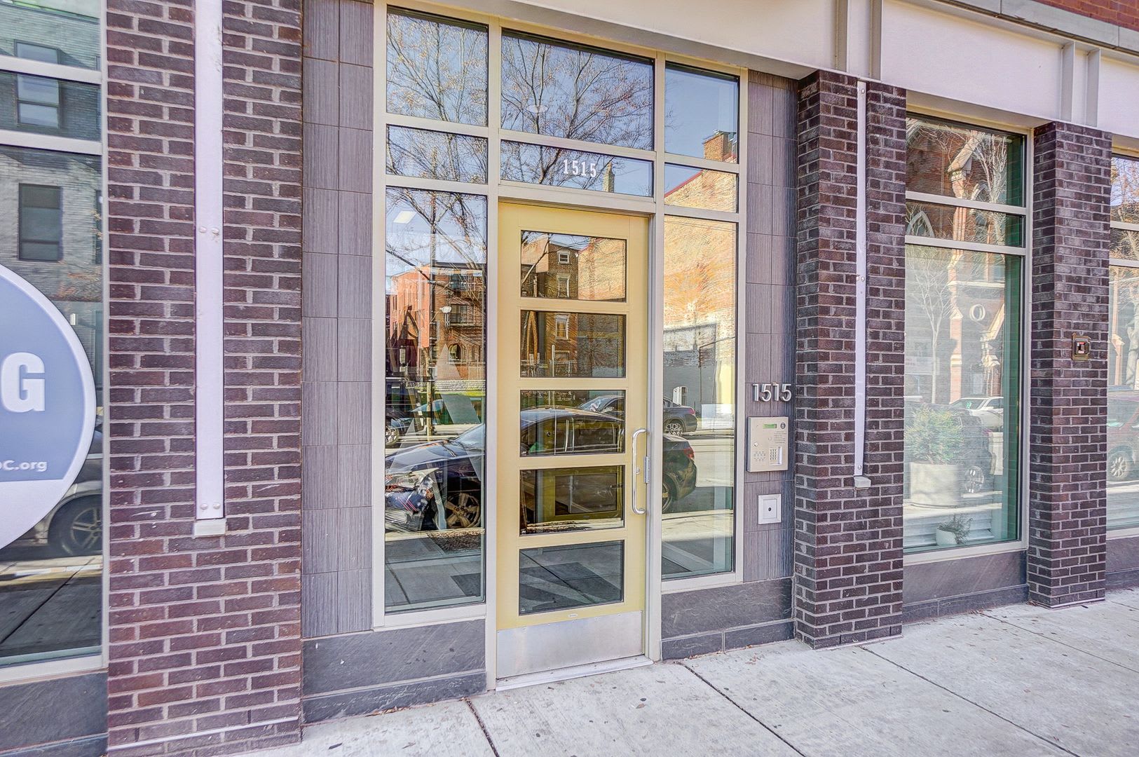 Large 2 bedroom in OTR – photo 3