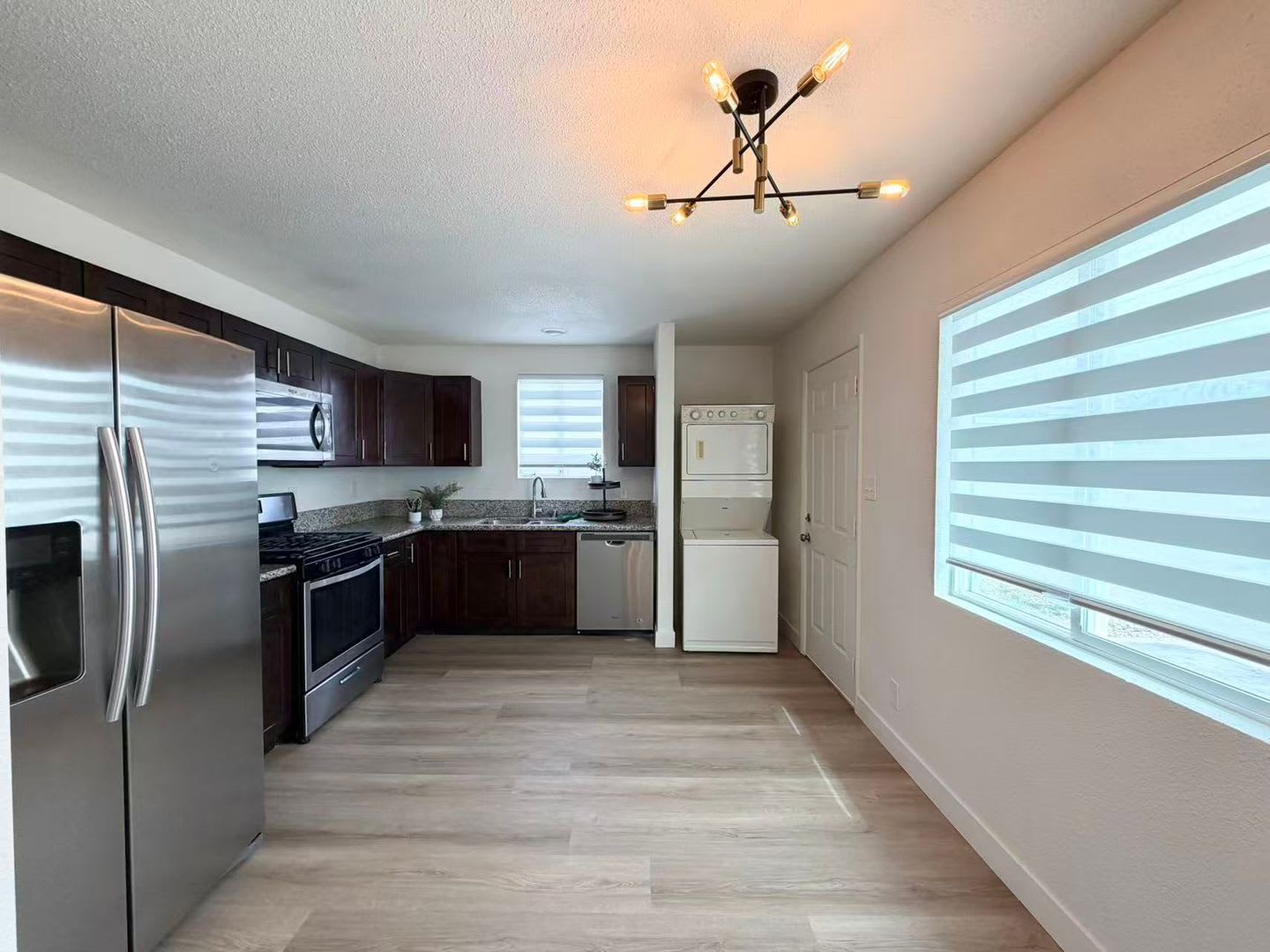 Beautifully remodeled 3-bedroom, 2-bathroom home – photo 5