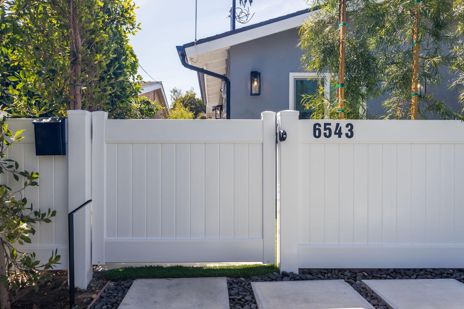 6543 Van Nuys Boulevard – photo 3