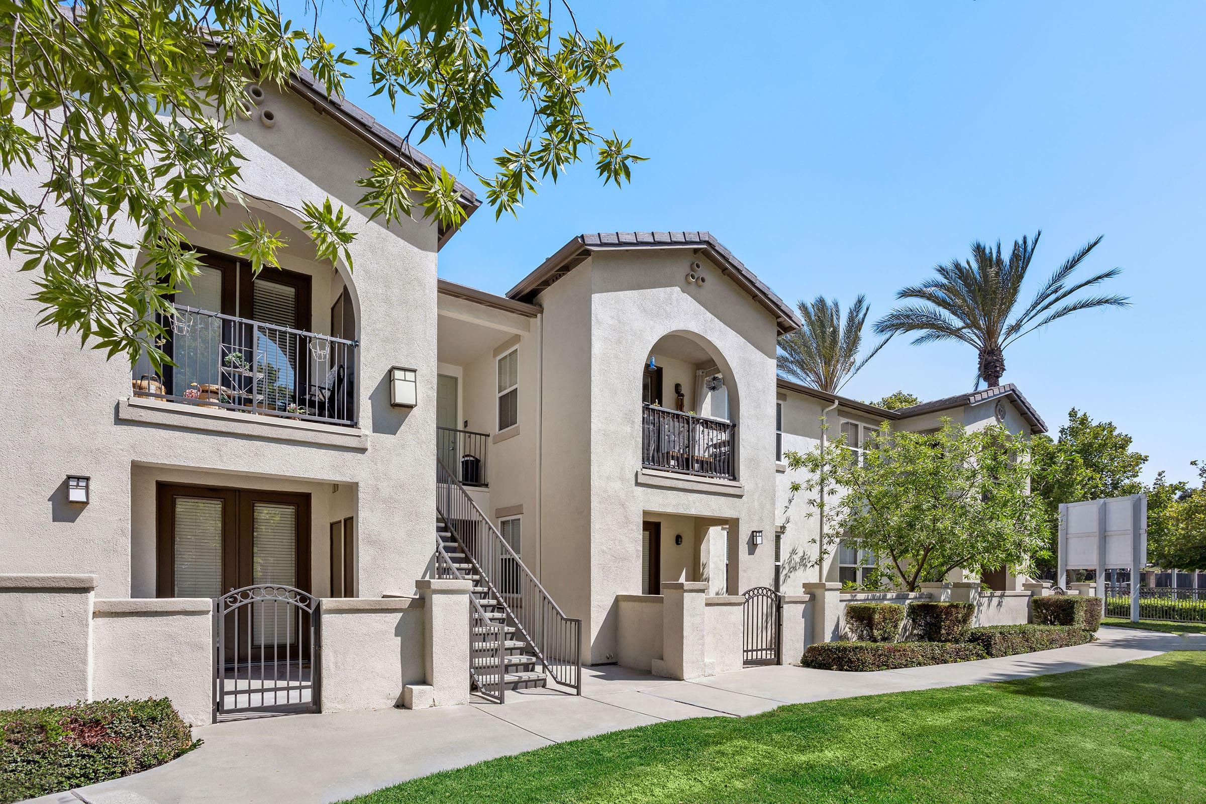 Vista Imperio Apartments – photo 1