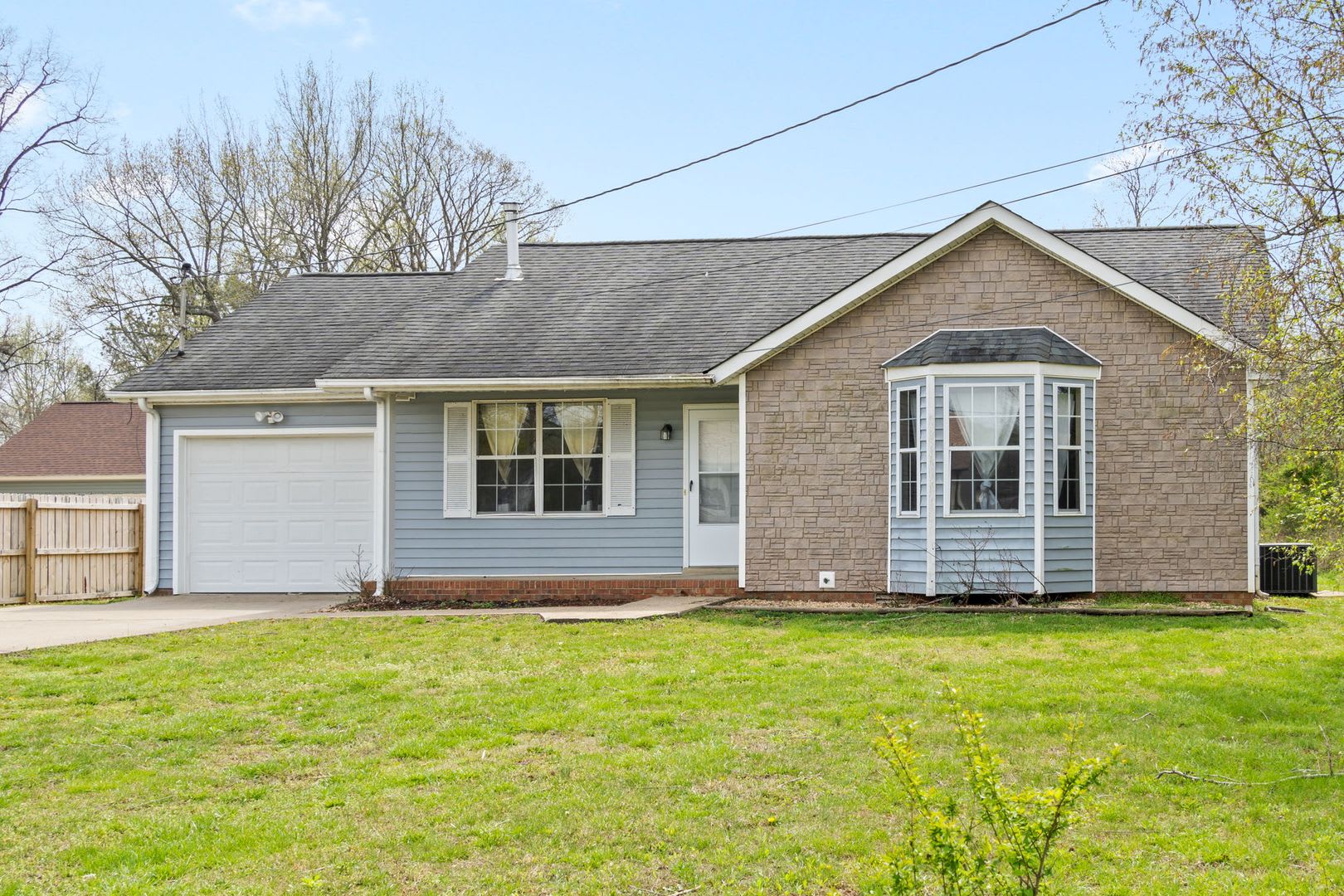405 Woodale Dr – photo 2