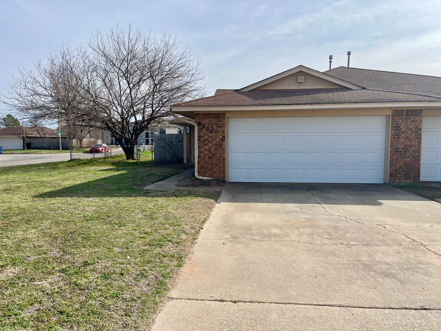Updated 2 Bed 2 Bath Just South Of Lave Overholser!! – photo 1