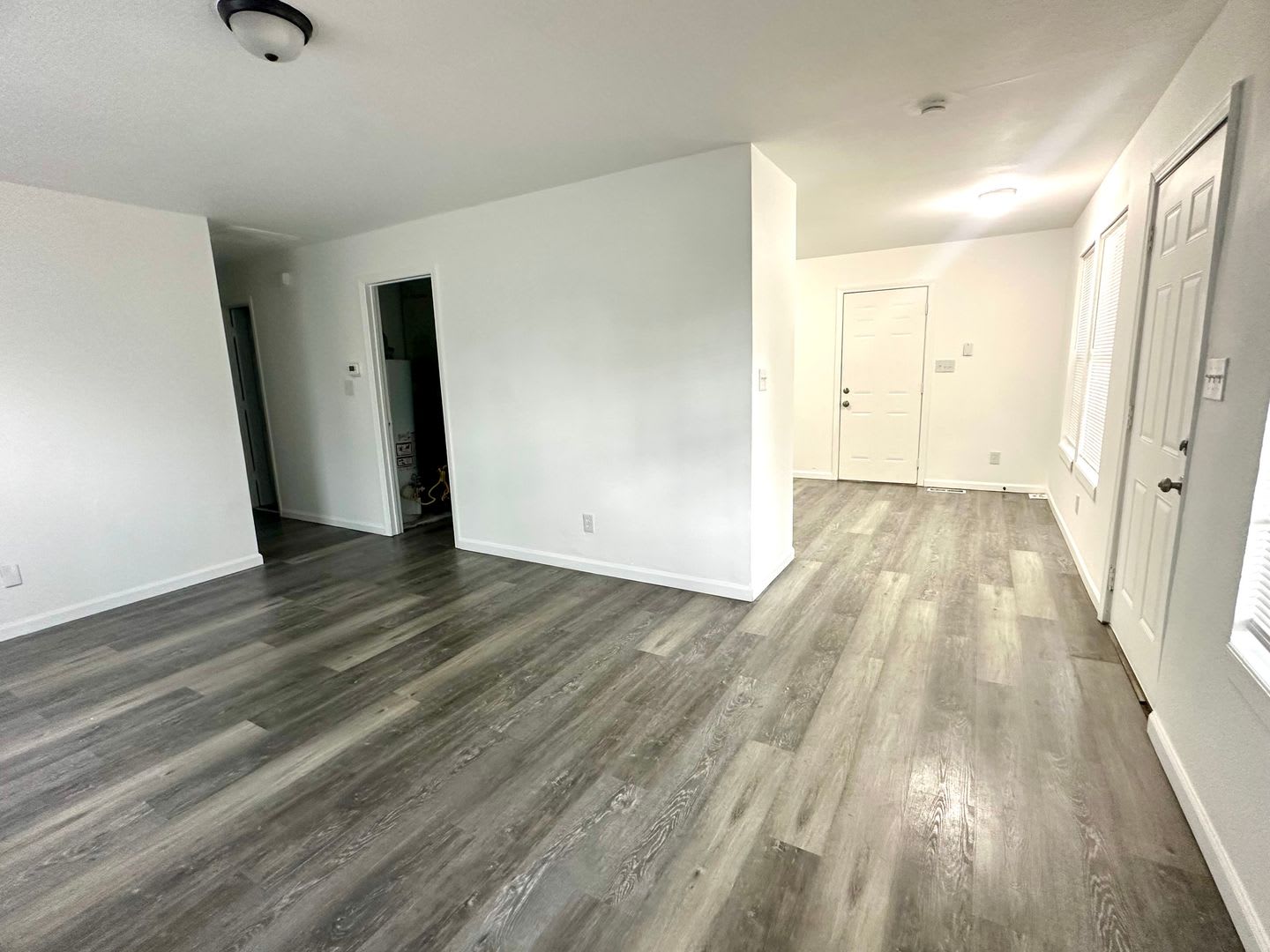 3 Bedroom Rambler Near NW Riverside! – photo 4