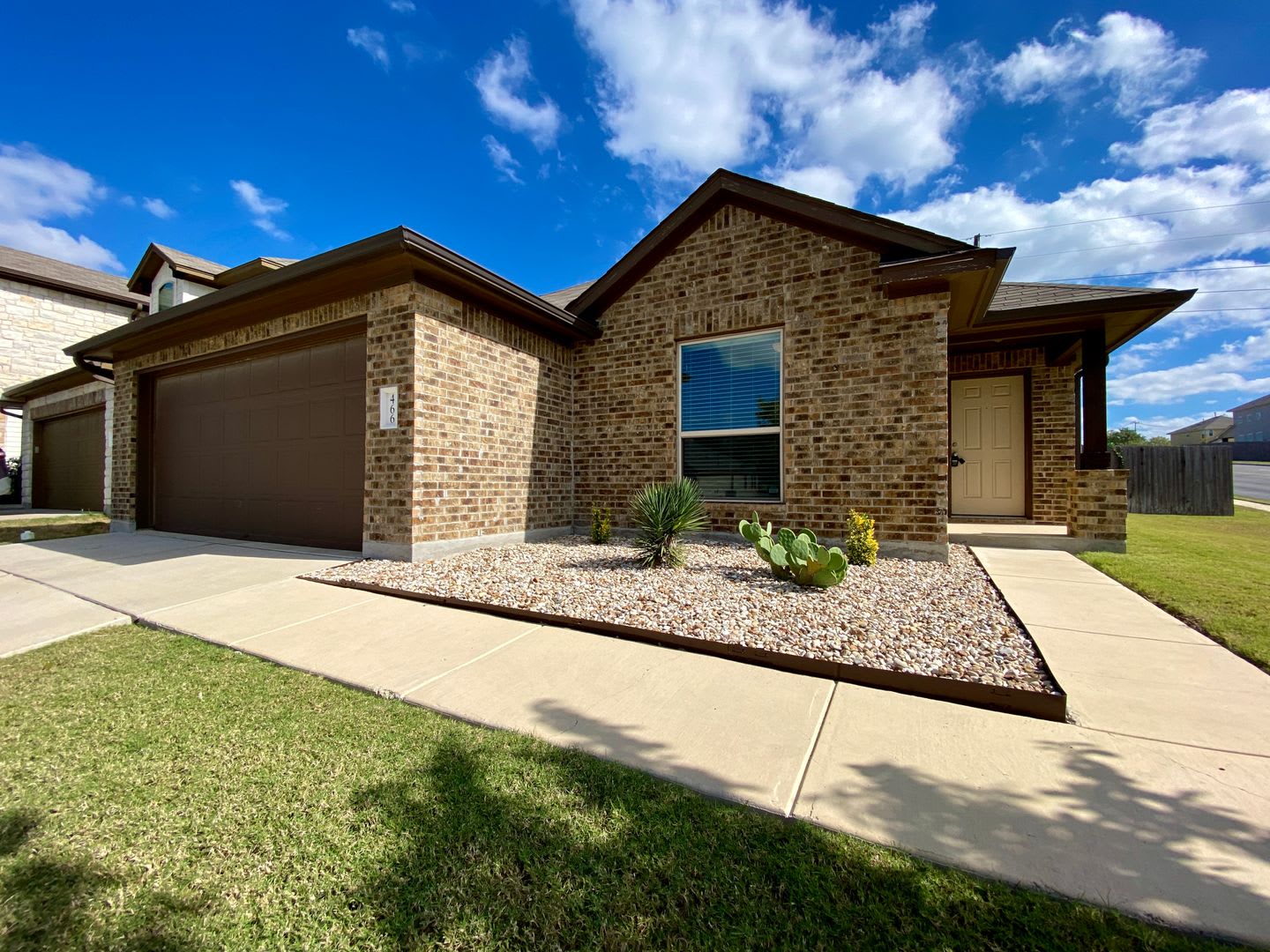 Amazing 3 bed 2 bath in Buda!!! – photo 1