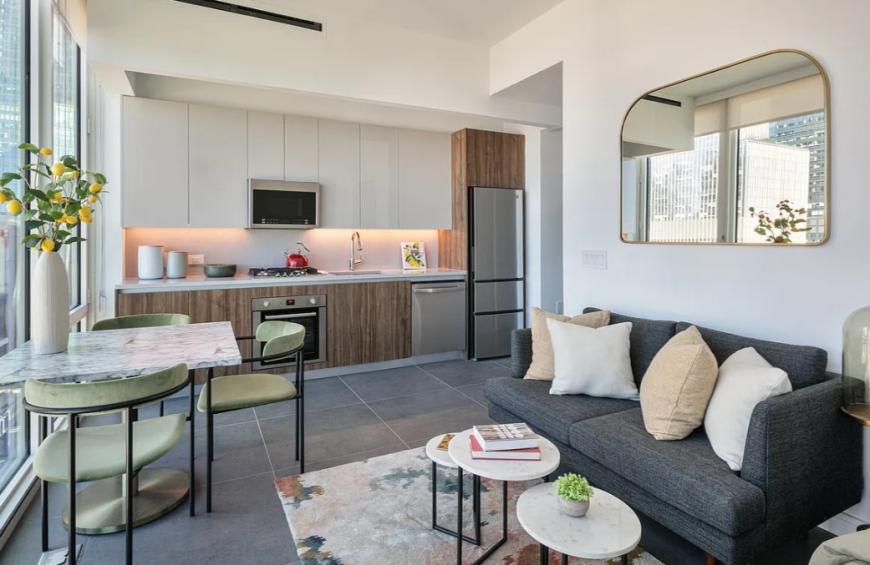 636 West 30Th St – photo 1