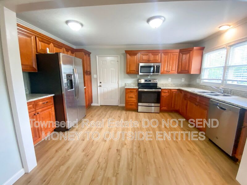 212 Haverhill Drive – photo 5