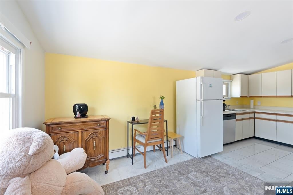 449 Taft Avenue – photo 4