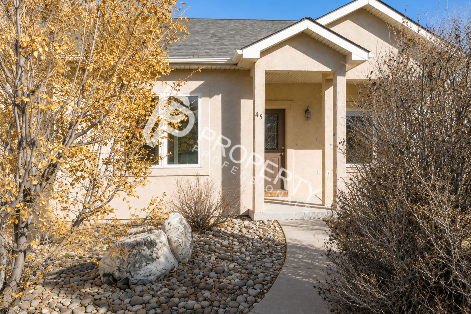 Single Level Battlement Mesa Home for Rent – photo 2