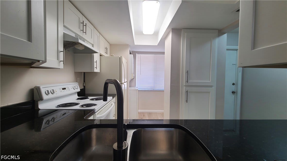 930 Sw 47Th Terrace – photo 3