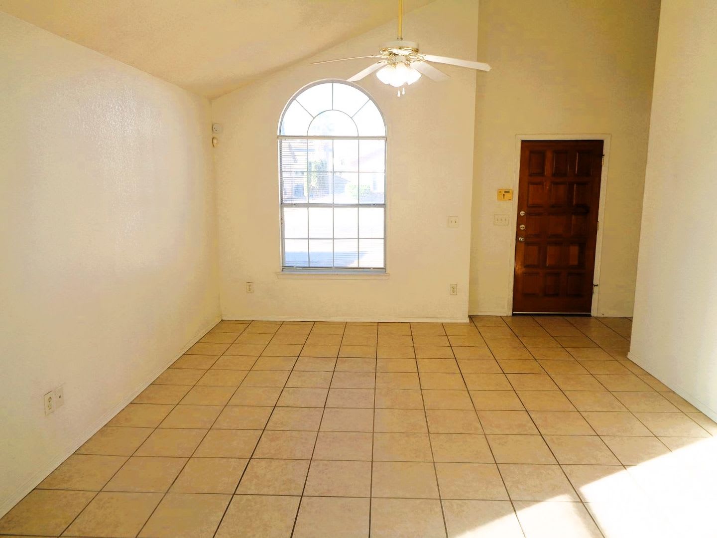 Welcome To This Charming Single Level Home With Evaporative Air Located In Quiet Eastside Neighborhood – photo 3