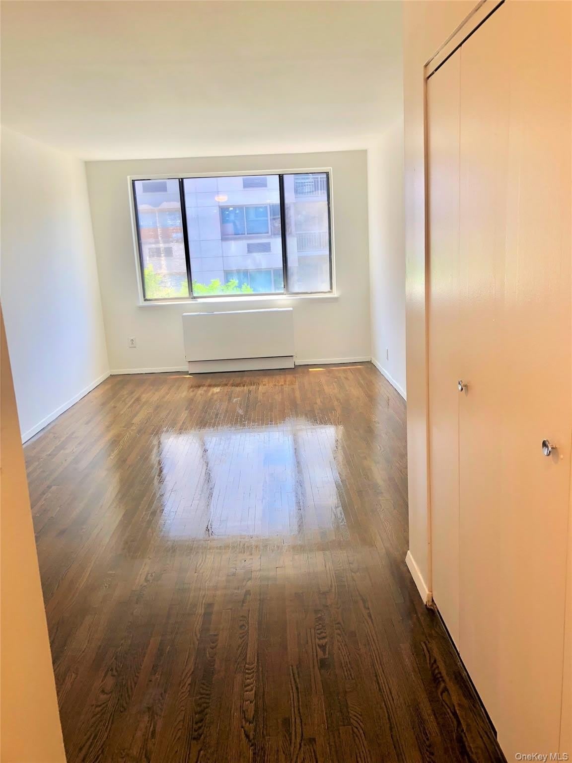239 E 10th Street – photo 3