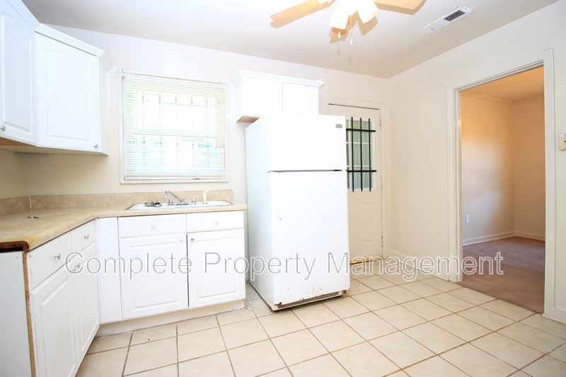 1240 Rayfield Drive – photo 3