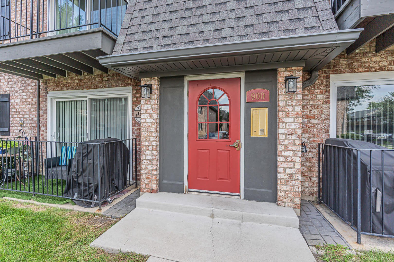 900 S Plum Grove Road – photo 2