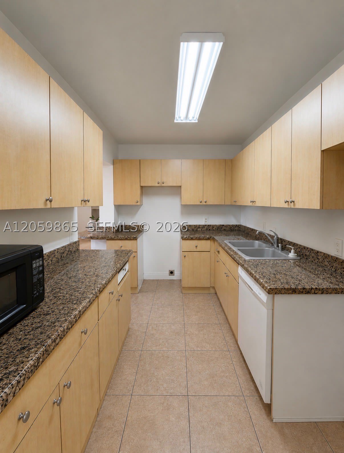 5202 NE 14th Ter – photo 5