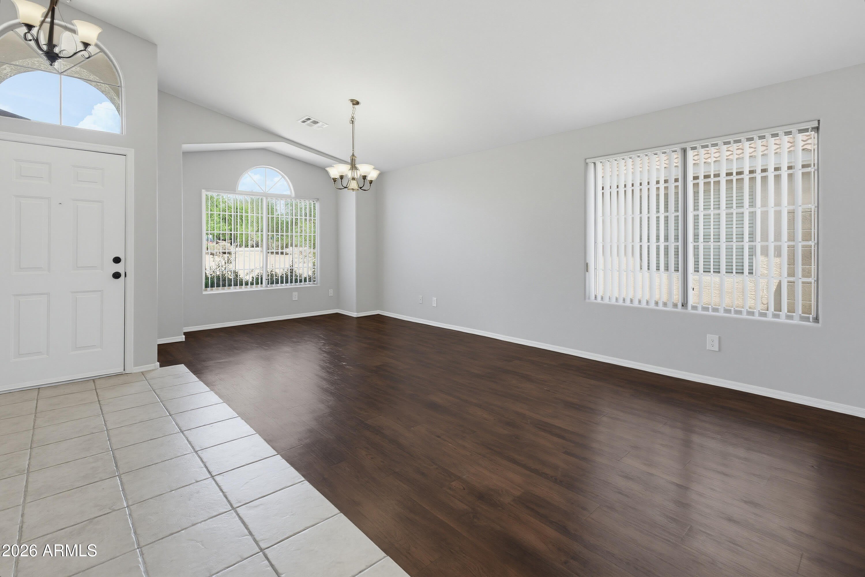 543 W GROVERS Avenue – photo 3