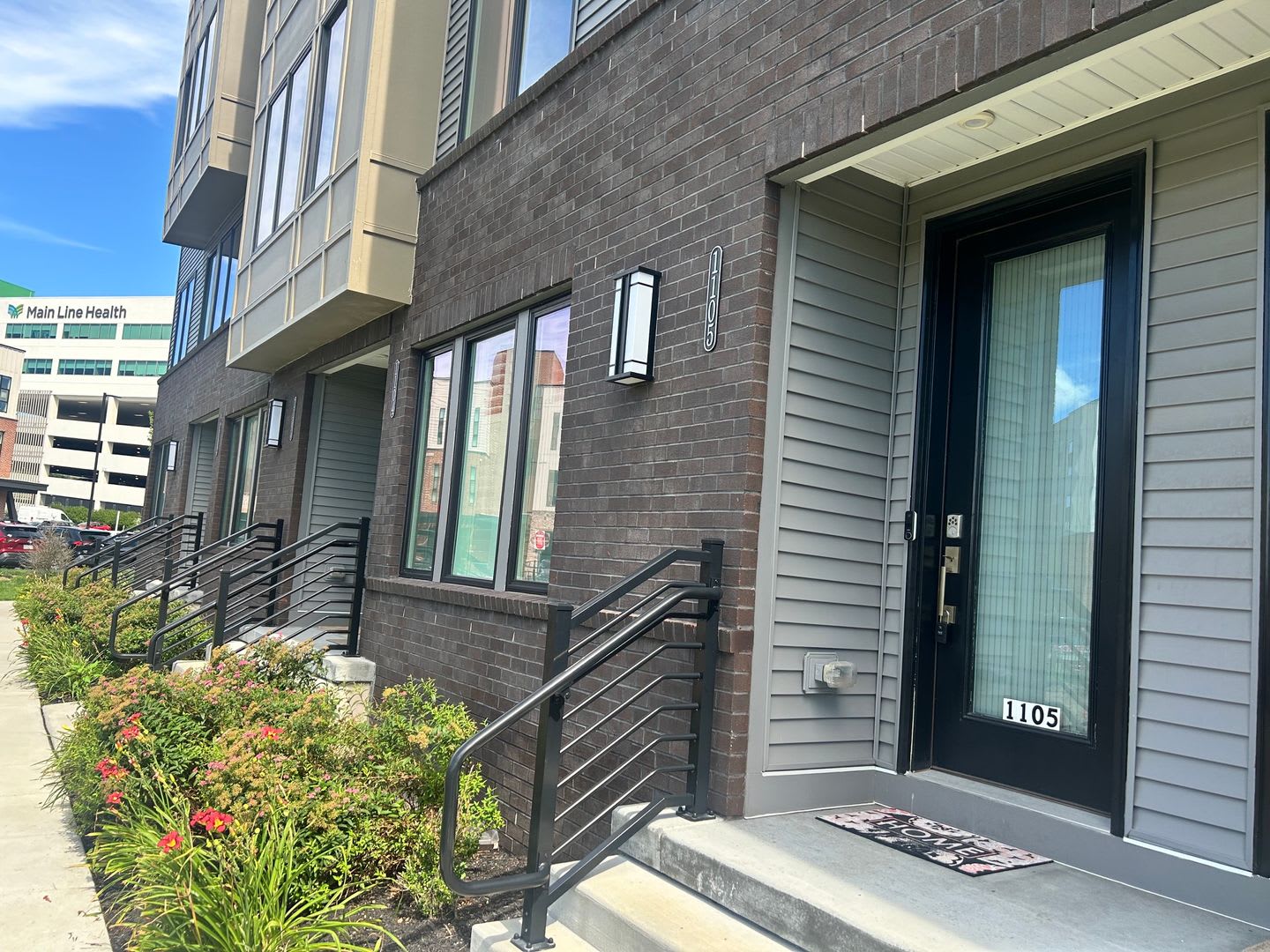 Gorgeous 3-Story Condo with EV Charger – photo 1