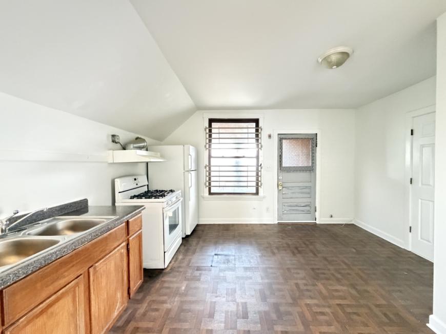 1609 McVicker – photo 4
