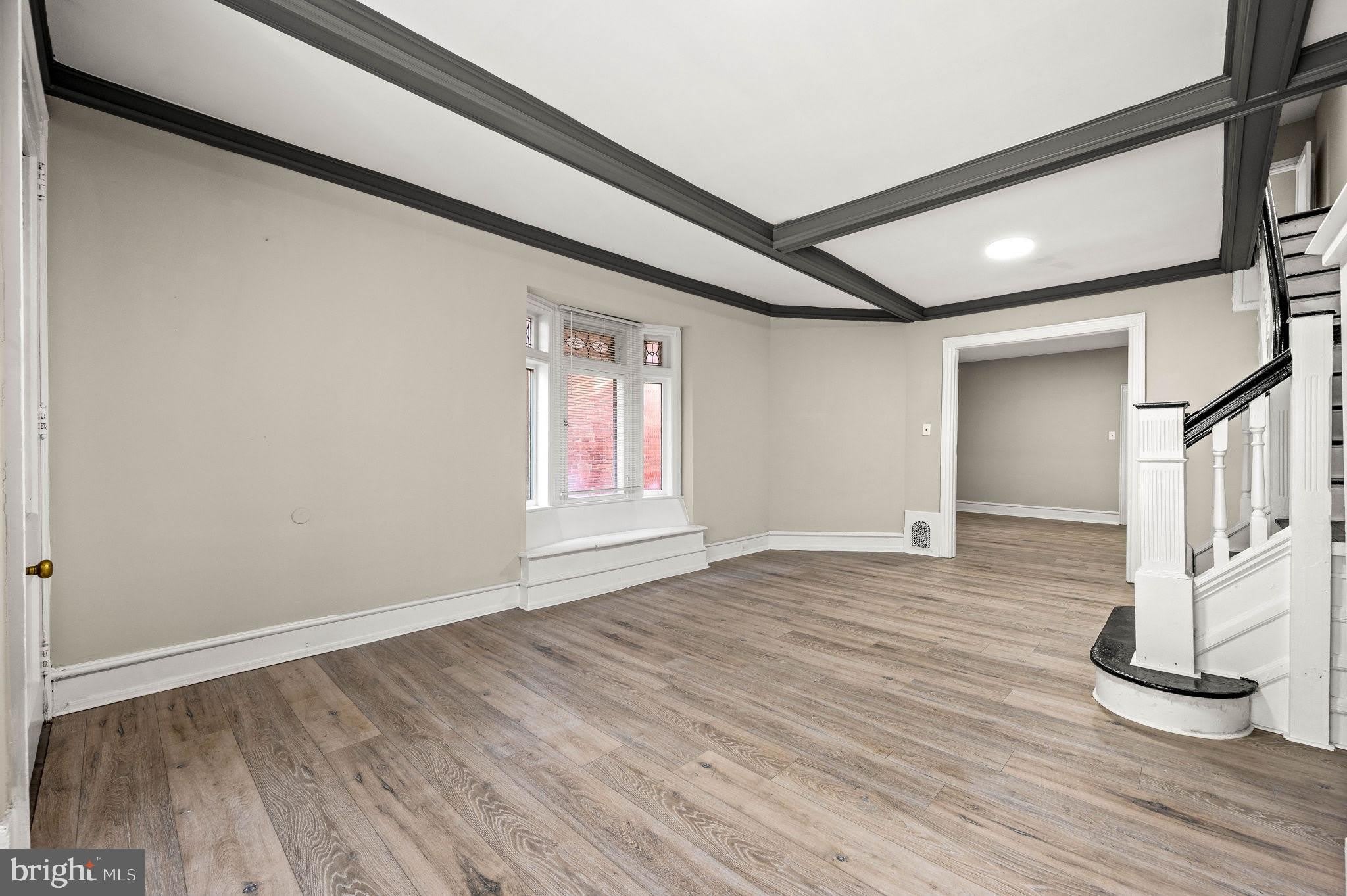 5011 LARCHWOOD Avenue – photo 3