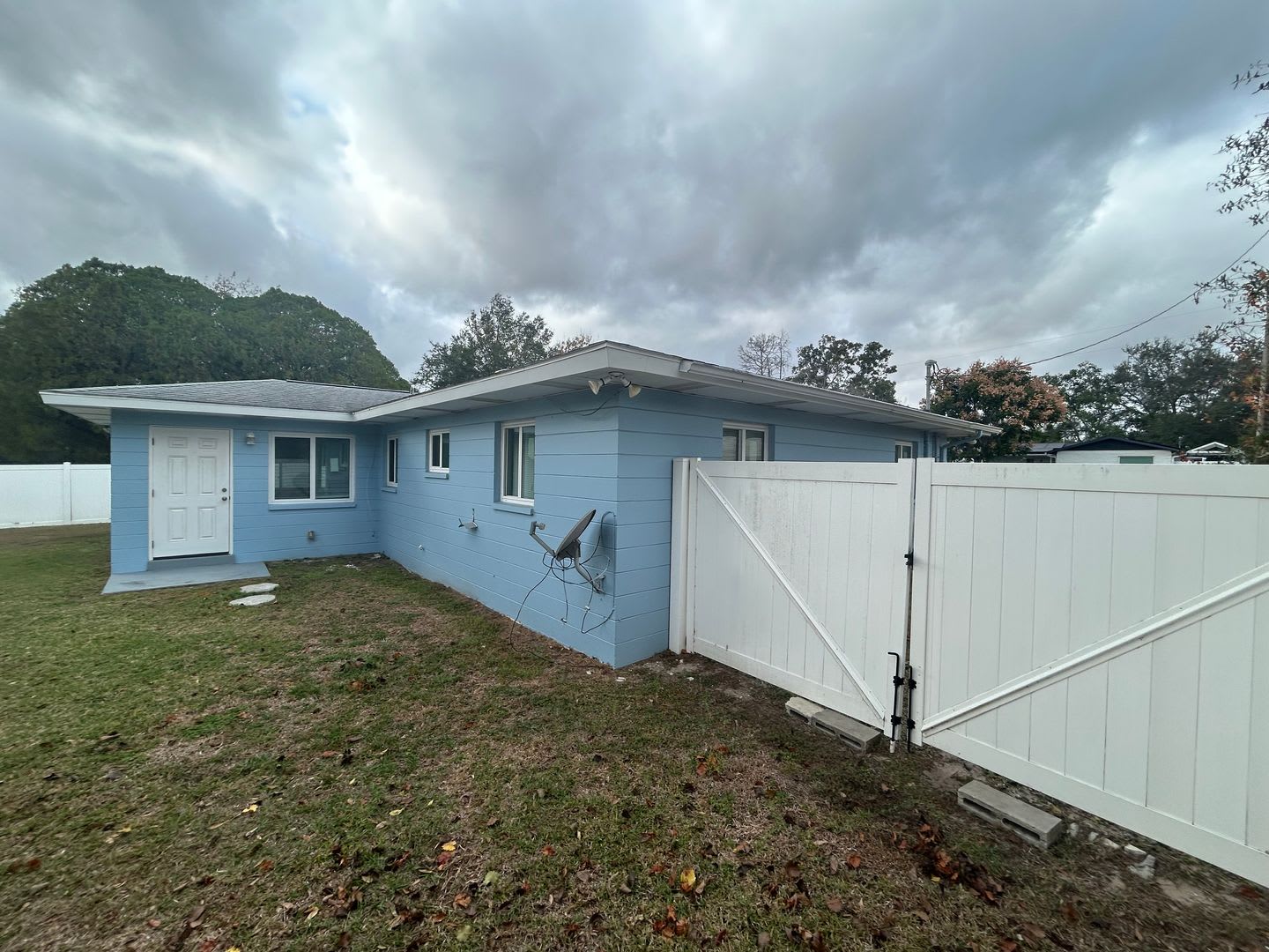 Charming 2-bedroom 1-bath home – photo 3