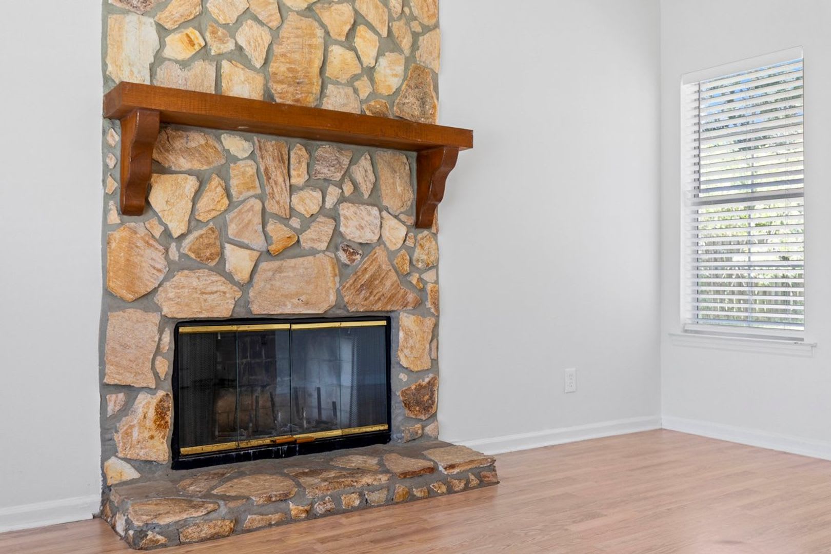 3 Bedroom, 2 Bath Home Within Walking Distance to School/Shopping – photo 5