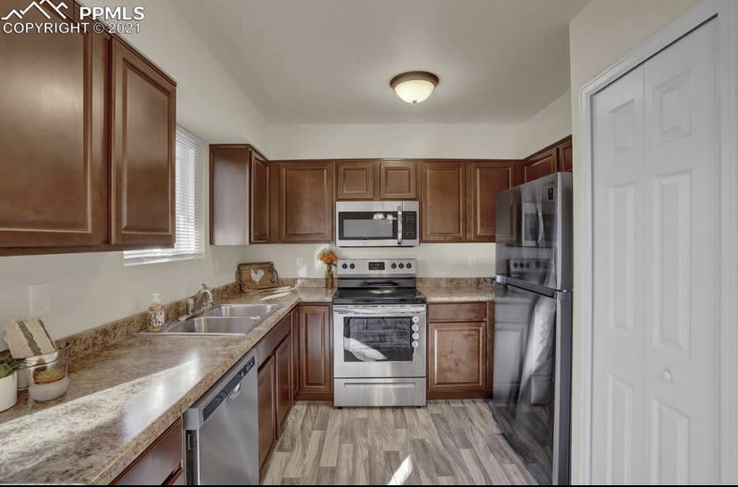 6620 Grand Valley Drive – photo 3