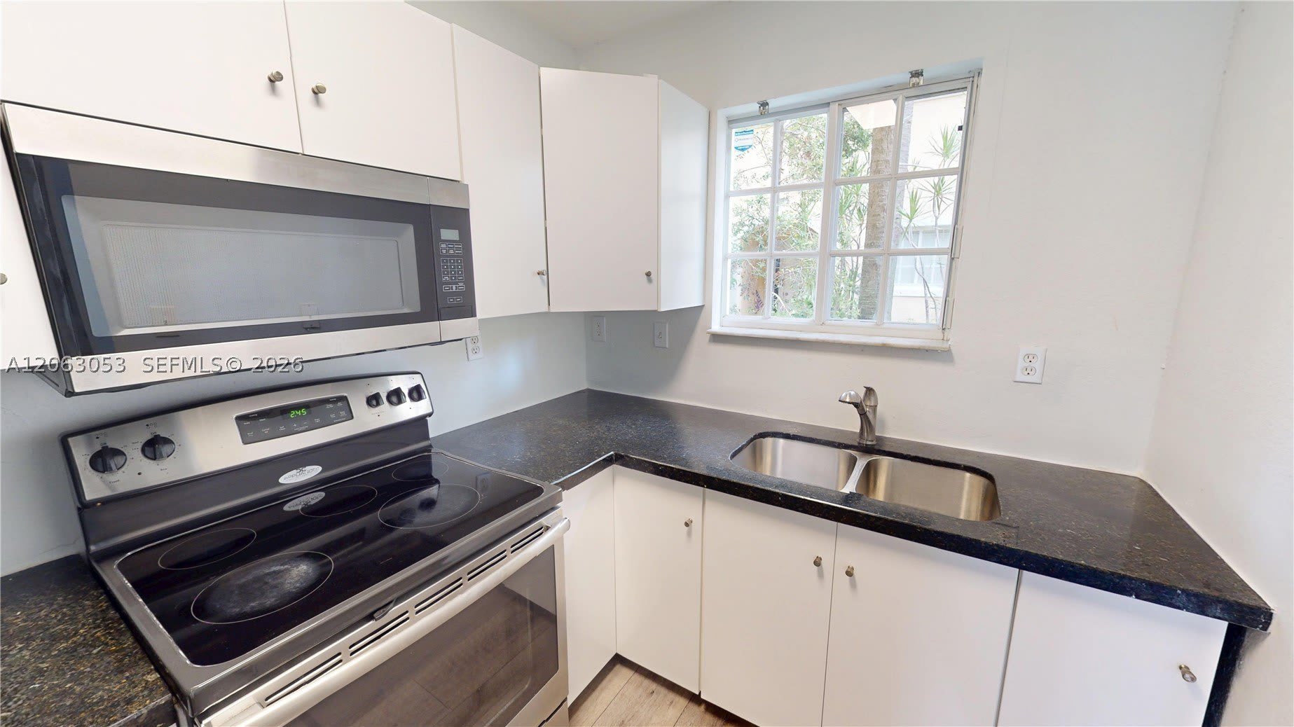 2084 Ne 167Th St – photo 2